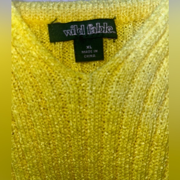 Yellow Knitted Crop top - Picture 4 of 4